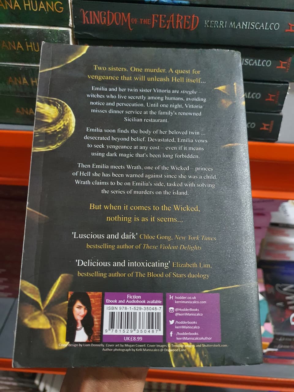 Kingdom of the Wicked by Kerri Maniscalco (Book 1 of the Kingdom of the Wicked series) (Slightly Old)