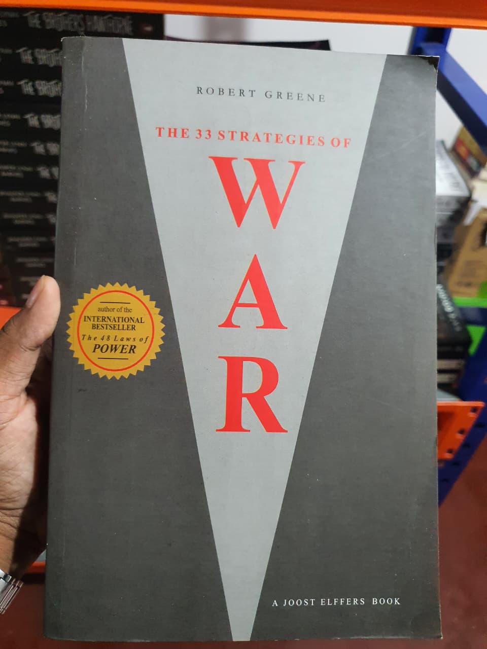 33 strategies of war by Robert Greene (Minor Bend Cover)