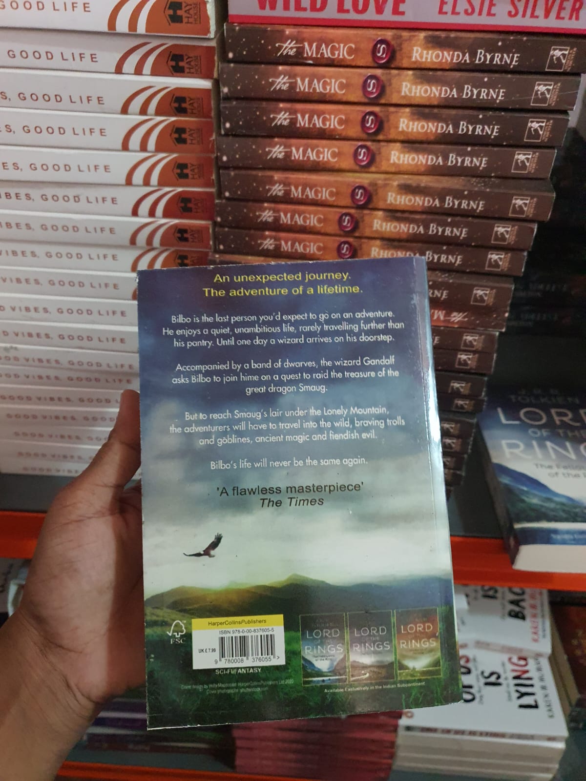 The Hobbit : The prelude to The Lord of the Rings By J.R.R. Tolkien (Book 1 of The Lord of the Rings series)