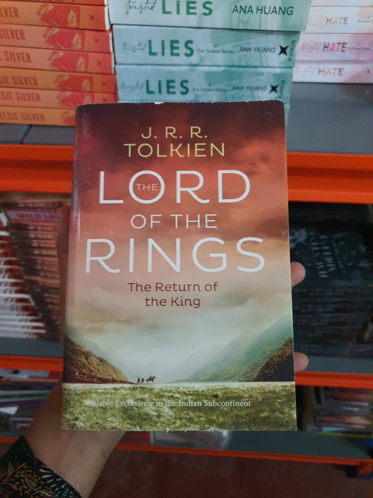 The Return of The King By J.R.R. Tolkien (Book 3 of the Lord of the Rings series)