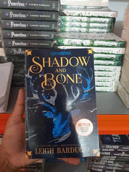Shadow and Bone by Leigh Bardugo (Book 1 of the Shadow and Bone Trilogy)
