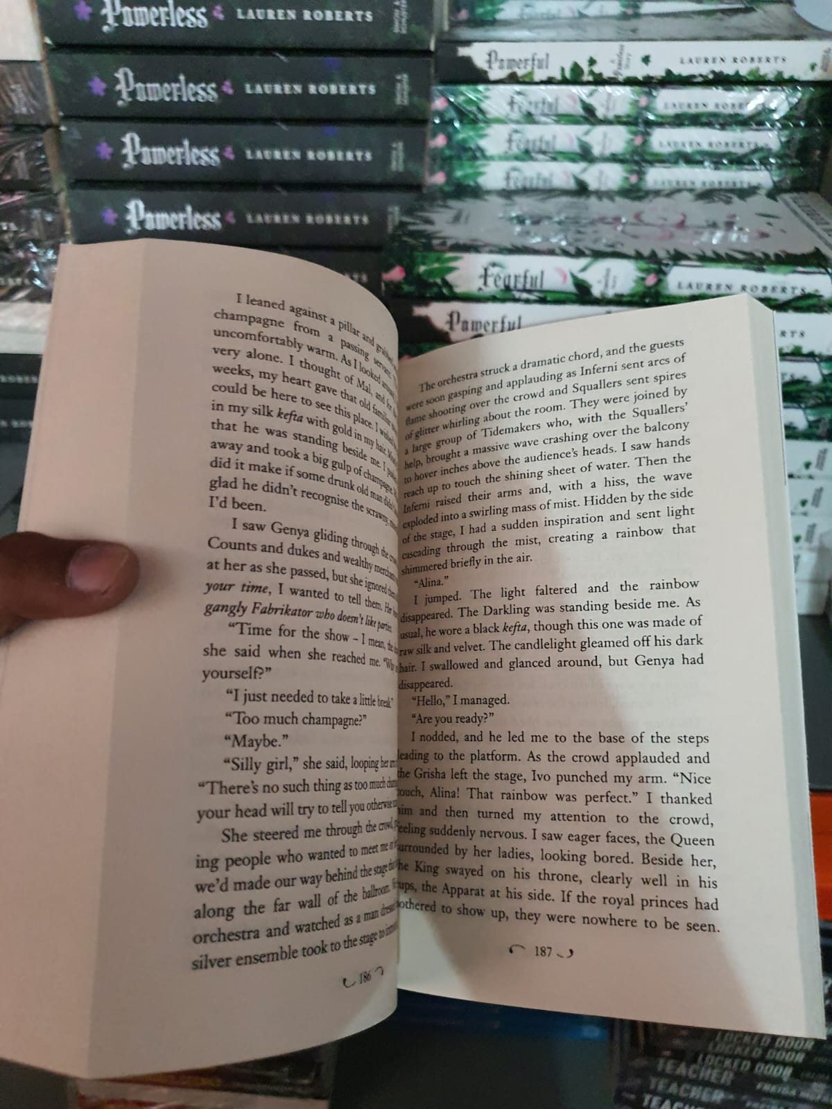 Shadow and Bone by Leigh Bardugo (Book 1 of the Shadow and Bone Trilogy)
